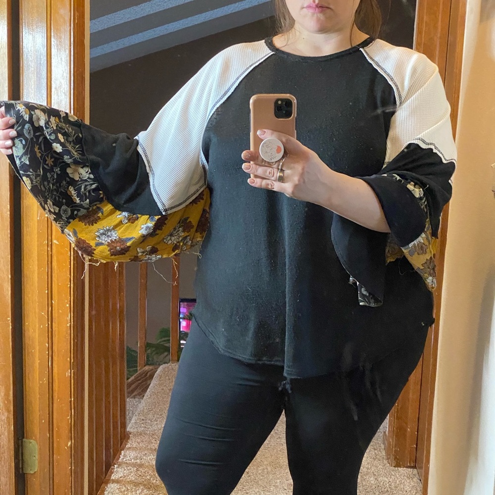 ✨Gimmicks✨by BKE top